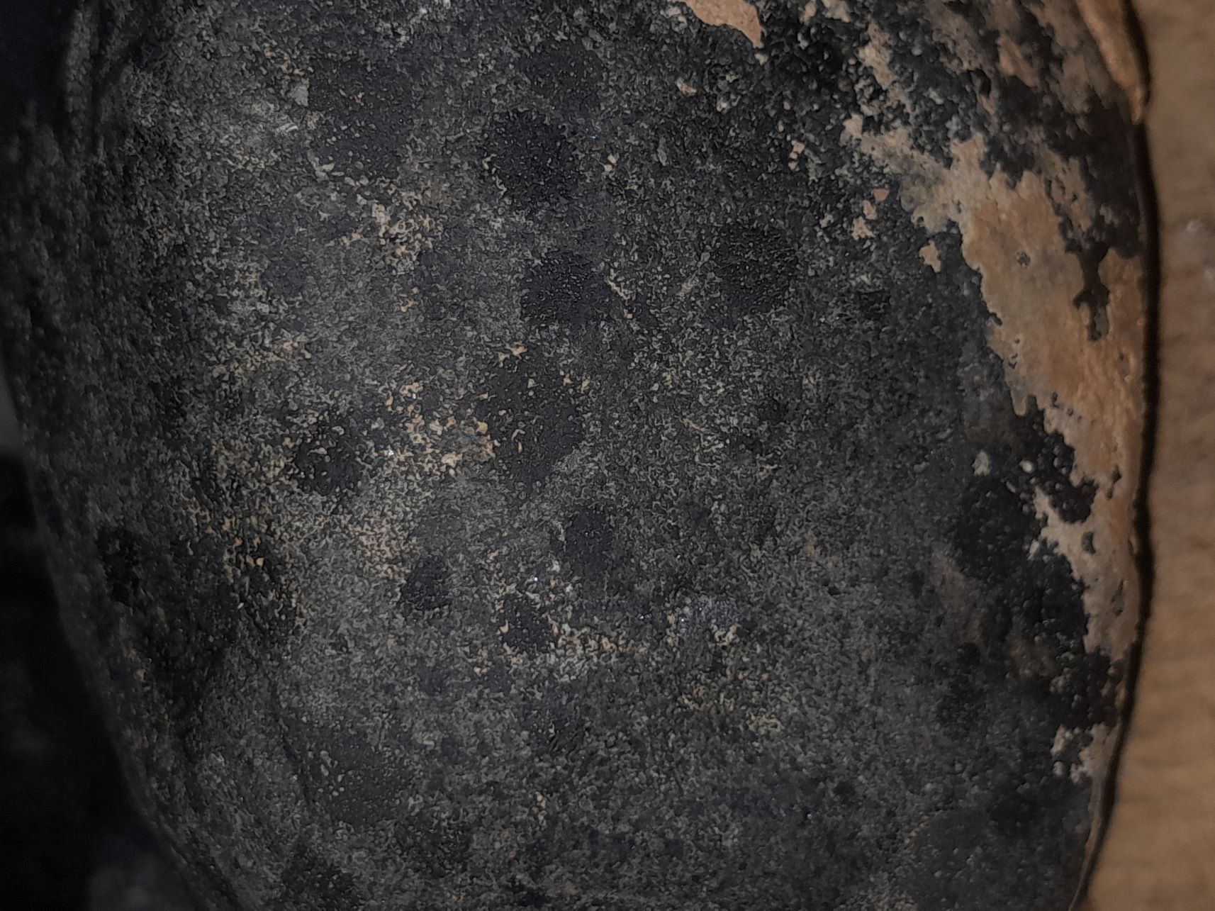 شهاب سنگ کربنی وزن 2878g  چگالی 2/98